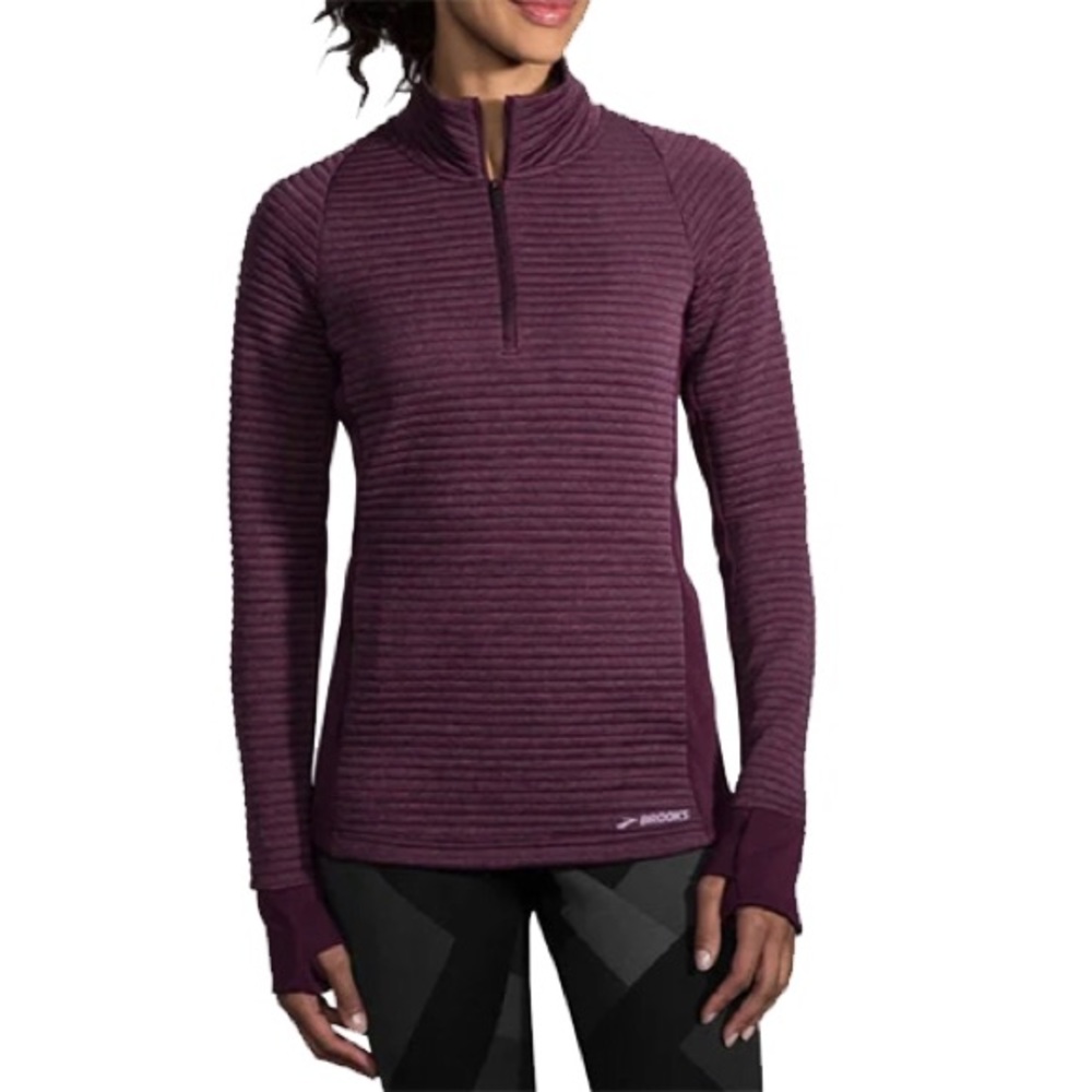 Brooks women’s fly by 1/2 zip top size small
